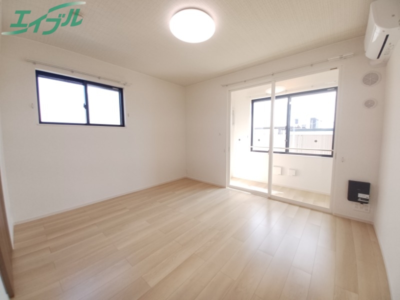 居室・リビング　同型参考写真