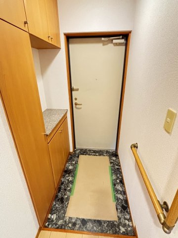 玄関　☆シューズボックスがあります☆