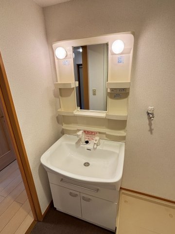 洗面設備　☆シャワー付き洗面台☆