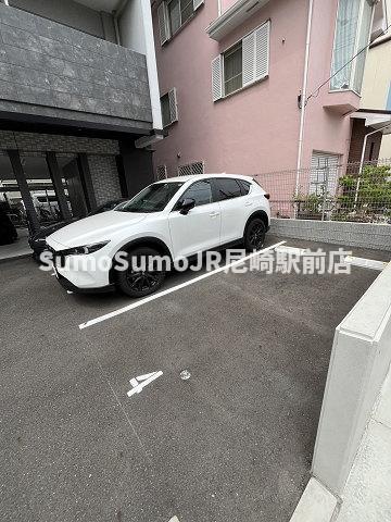 駐車場　駐車場があるので、車を買う予定の方も安心です