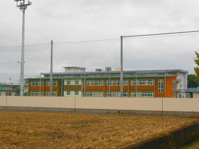 小学校　玉津小学校（小学校）まで2200m