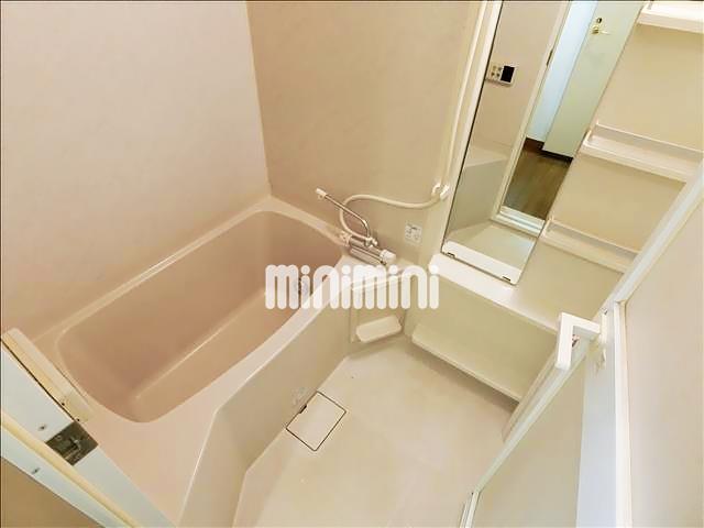 バス・シャワールーム　追い焚き機能付いております。