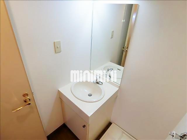 洗面設備　独立洗面化粧台になります。