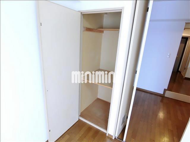 収納　収納奥行きございます。