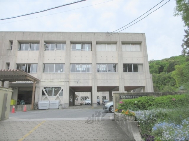 小学校　生駒市立あすか野小学校（小学校）まで2400m