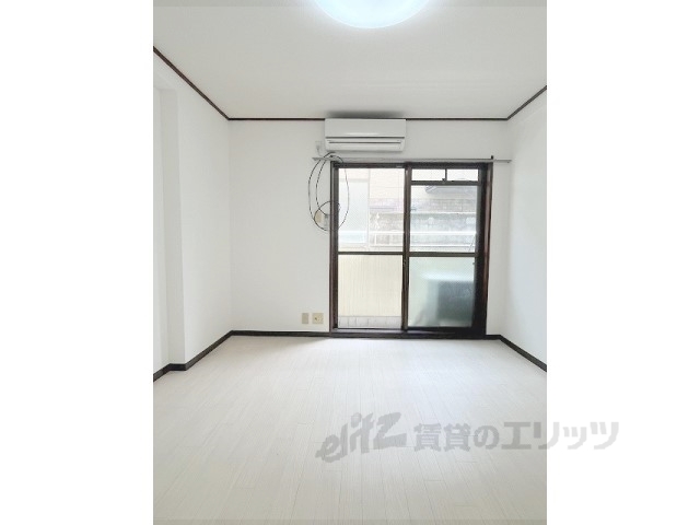 居室・リビング　居室