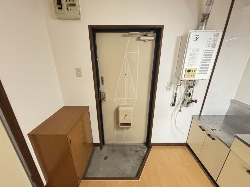 玄関　シューズボックスあります