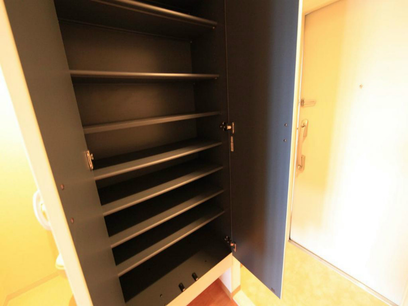 玄関　玄関　シューズボックス付（収納充実してます）