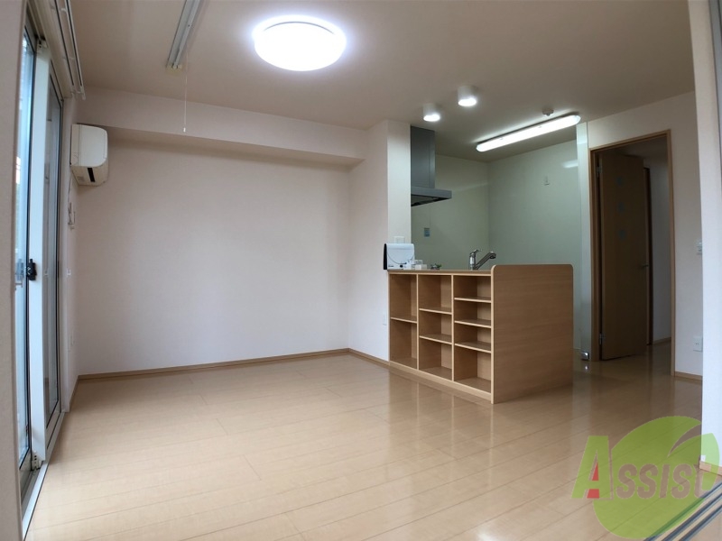 居室・リビング　リビングはこんな感じです。家具もたくさん置けそうな広さですよ