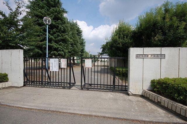 中学校　清泉中学校（中学校）まで790m