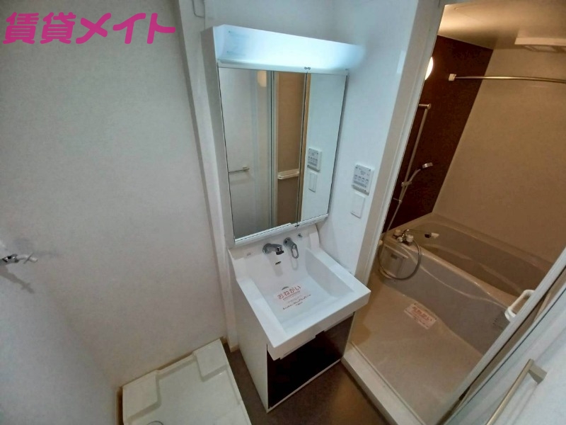 洗面設備　反転タイプ参考写真