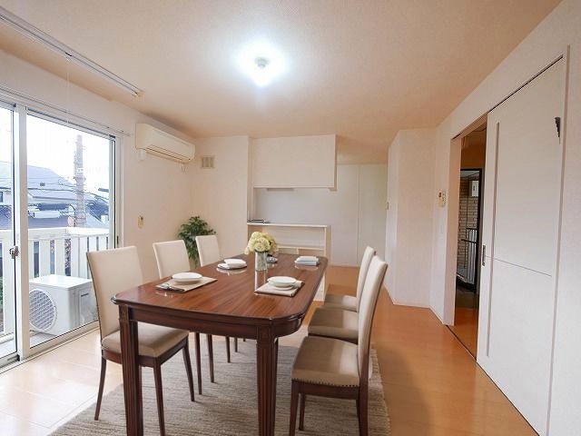 居室・リビング　CGで家具等を配置したもので家具等は含まれません