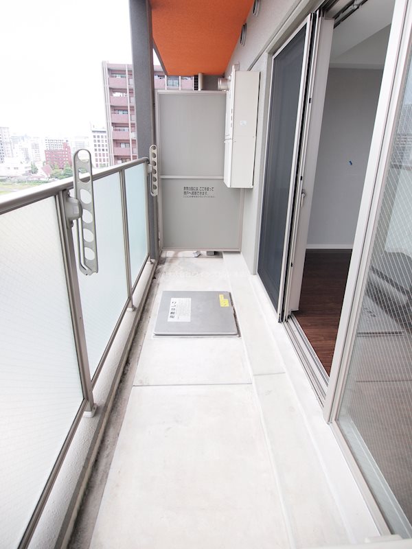 バルコニー　ベランダは広め。