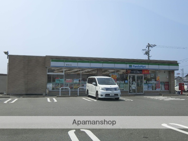 コンビニ　ファミリーマート（コンビニ）まで486m