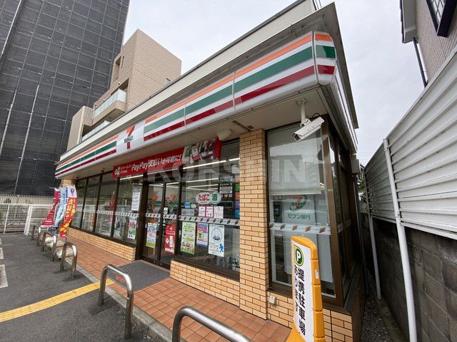 コンビニ　セブンイレブン（コンビニ）まで442m