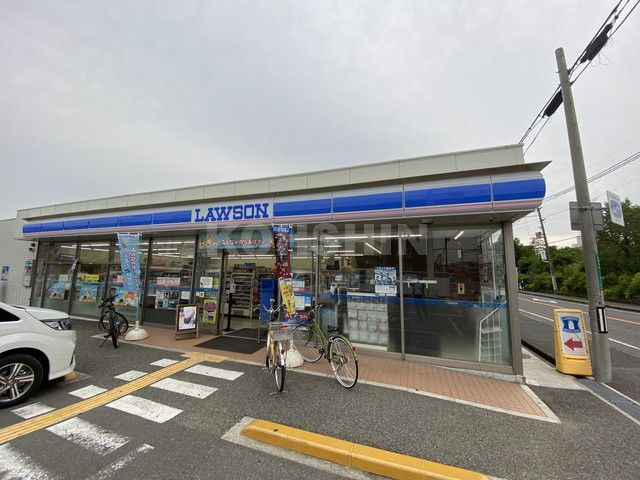 コンビニ　ローソン（コンビニ）まで589m