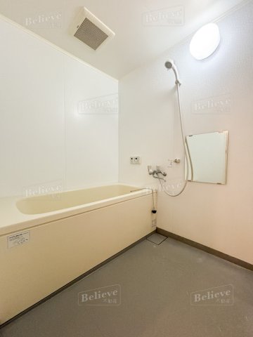 バス・シャワールーム　広々としたお風呂です♪