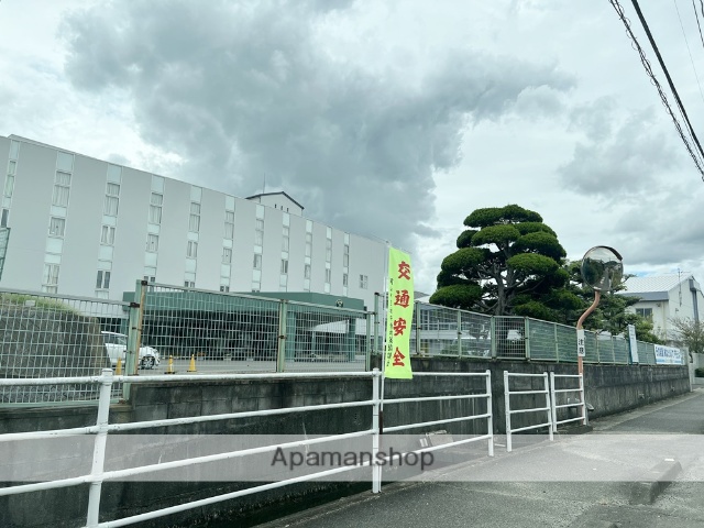 中学校　岡山市立山南中学校（中学校）まで1187m