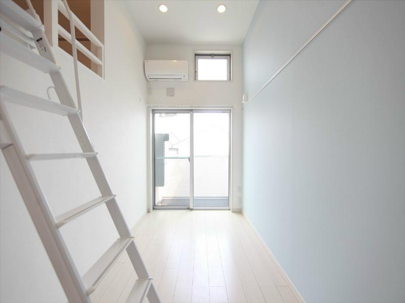 バルコニー　洋室4.6帖　ロフト5.3帖（収納でもお部屋でも使えます）