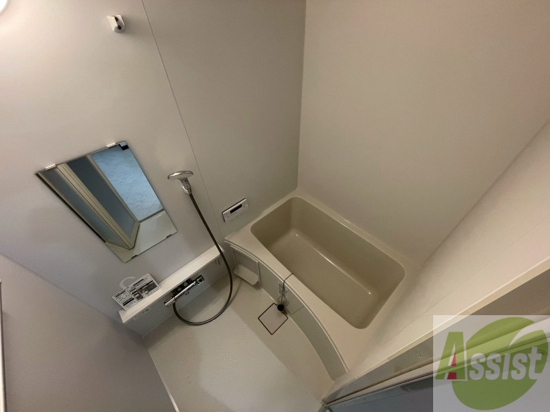 バス・シャワールーム　お風呂になります。一日の疲れを癒してくださいね。