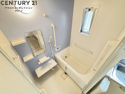 バス・シャワールーム　シンプルな浴室です。