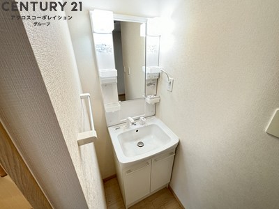 洗面設備　独立洗面台です！