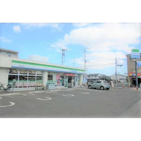 コンビニ　ファミリーマート泉七北田店（コンビニ）まで663m