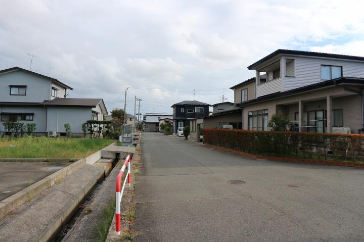 その他　前面道路（その他）まで0m