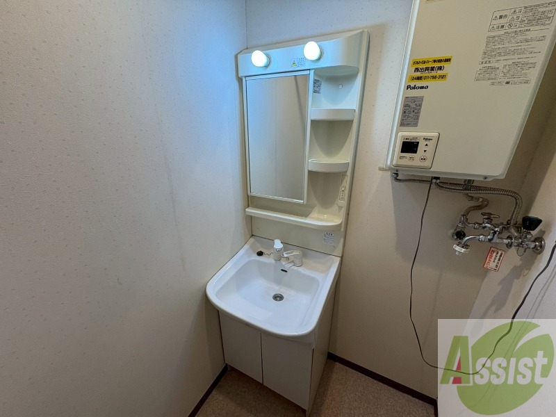 洗面設備　こちらに洗面台があります。朝の洗顔はこちらで。