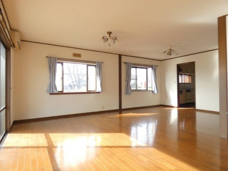 居室・リビング　図面と現状に相違がある場合には現状を優先