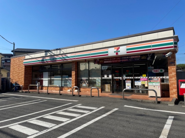 コンビニ　セブンイレブン（コンビニ）まで577m