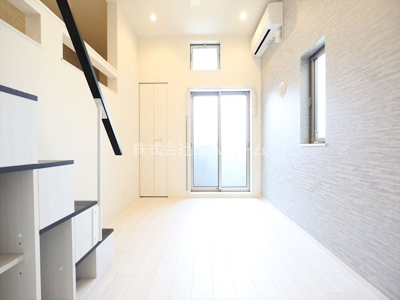 居室・リビング　洋室6.2帖　ロフト5.9帖（収納にも寝室にも使えます）