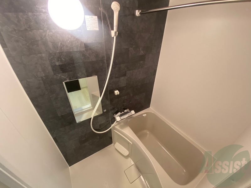 バス・シャワールーム　お風呂になります。一日の疲れを癒してくださいね。