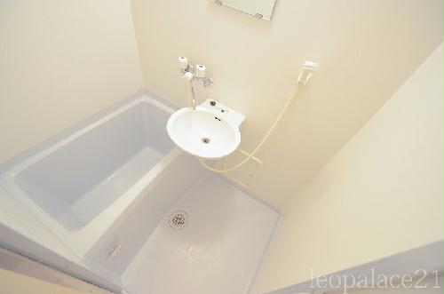 バス・シャワールーム　実際のお部屋と異なる場合がございます。