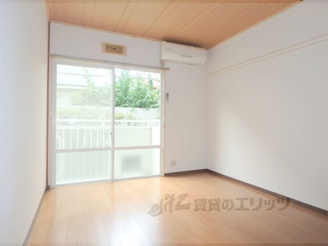 居室・リビング　洋室