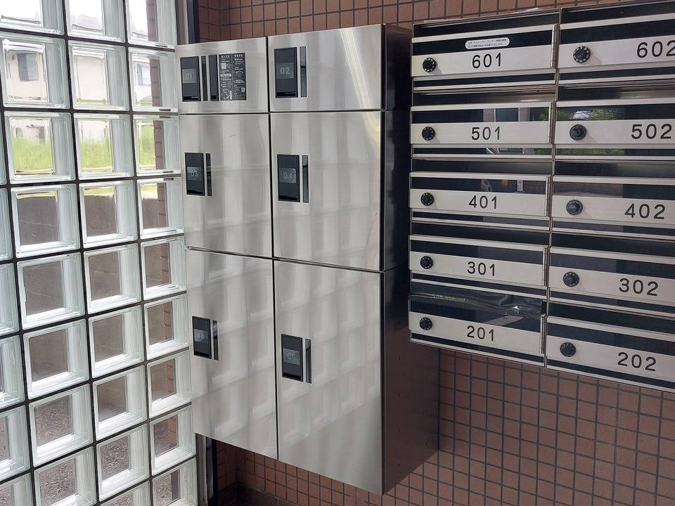 エントランス　宅配ボックス