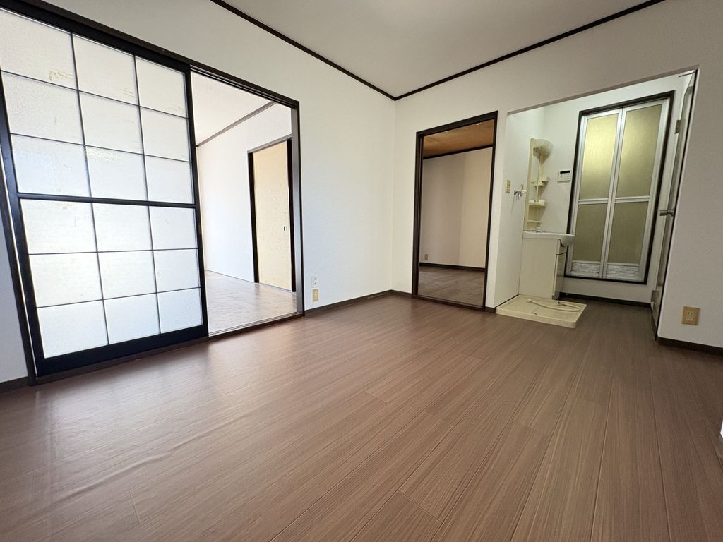 居室・リビング　※別号室参考写真