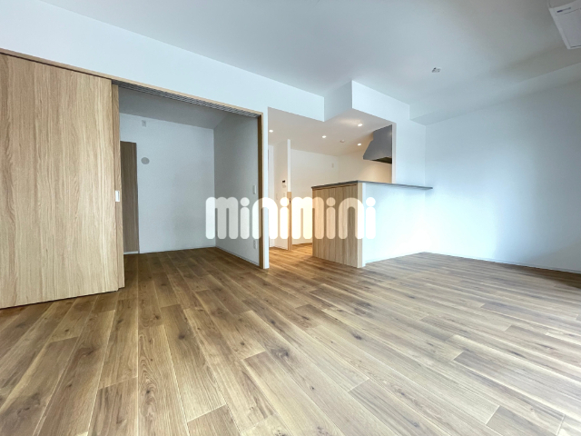 居室・リビング　別号室参考写真です