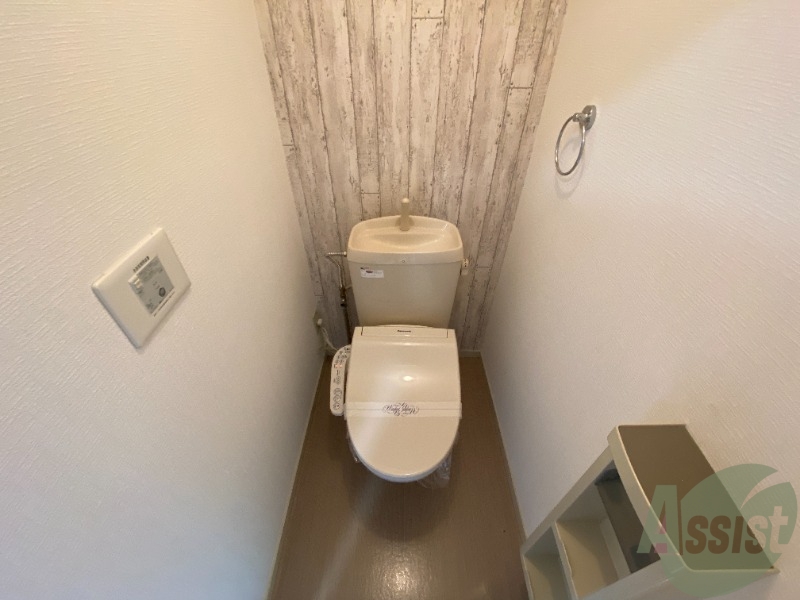 トイレ　お手洗いには嬉しいウォッシュレット昨日があります。