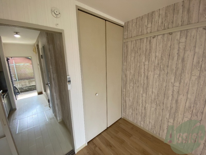 収納　収納はこちらのクローゼットをお使いください。