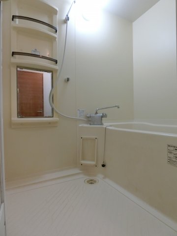 バス・シャワールーム　101号室のイメージ写真（反転あり）