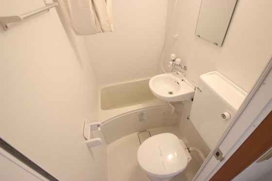 バス・シャワールーム　※別部屋の写真です