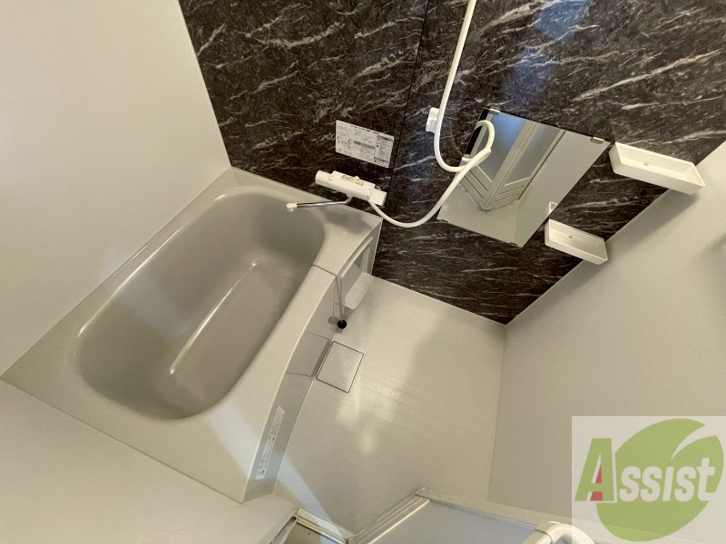 バス・シャワールーム　お風呂になります。一日の疲れを癒してくださいね。