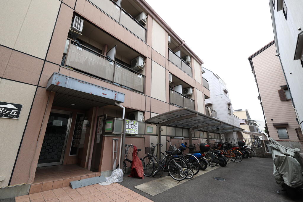 駅徒歩8分 々 ドゥムール忍ヶ丘