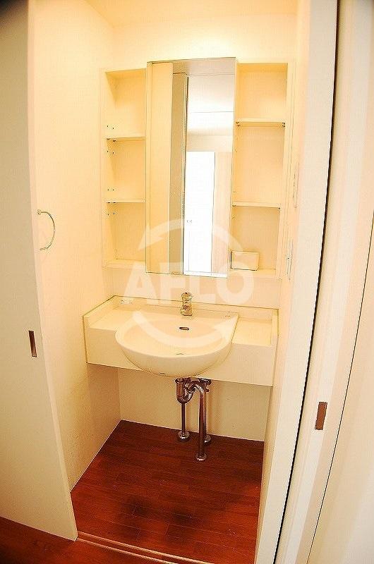 洗面設備　アーバネックス北堀江　独立洗面台