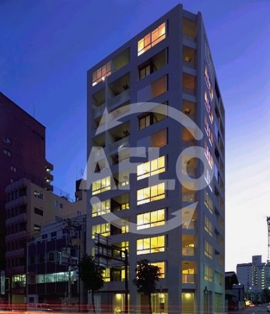 建物外観　アーバネックス北堀江　ライトアップされた外観