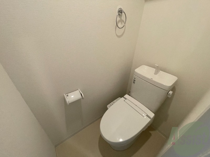 トイレ　温水洗浄便座付きのトイレは、使用しやすくうれしいですね。