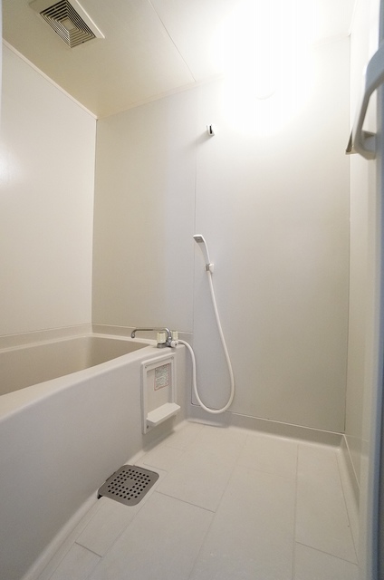 バス・シャワールーム　※別号室の写真です