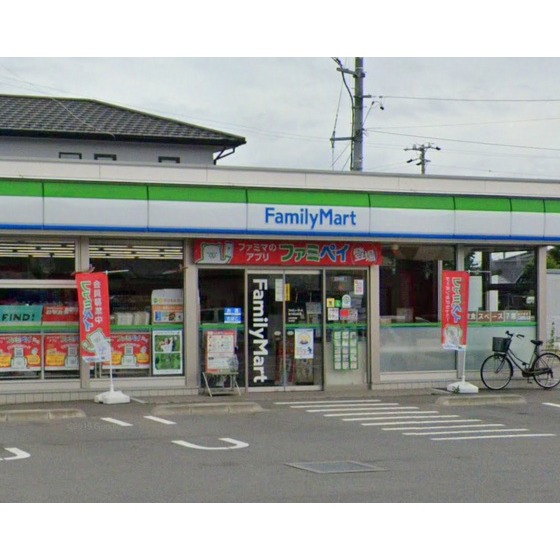 コンビニ　ファミリーマート佐久取出町店（コンビニ）まで597m