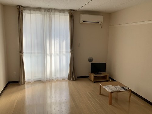 居室・リビング　１Fはフローリング、２Ｆはカーペットです♪